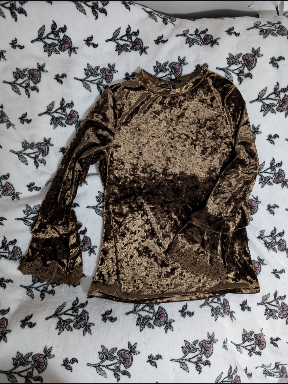 ESQUALO Crushed Velvet Bell-Sleeve Top